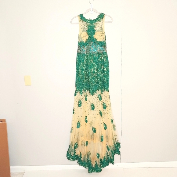 Dave & Johnny long, formal dress, teal green, Size 3/4. - Picture 5 of 16